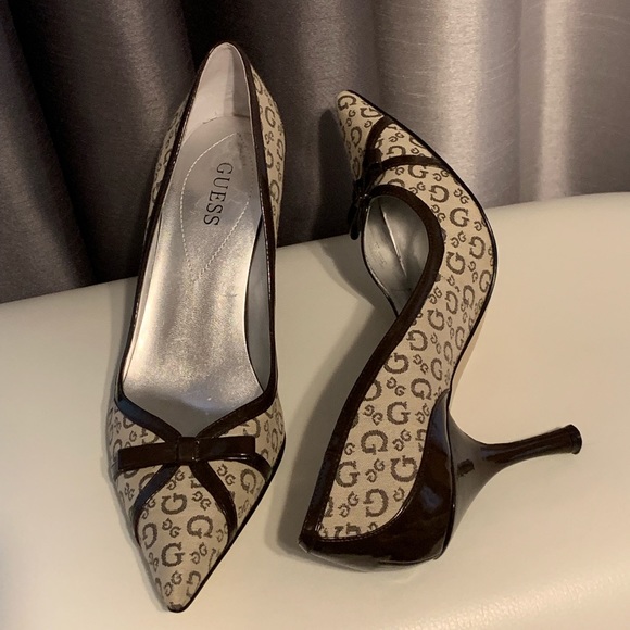 guess logo heels